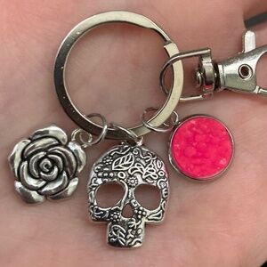 Skull and Rose keychain